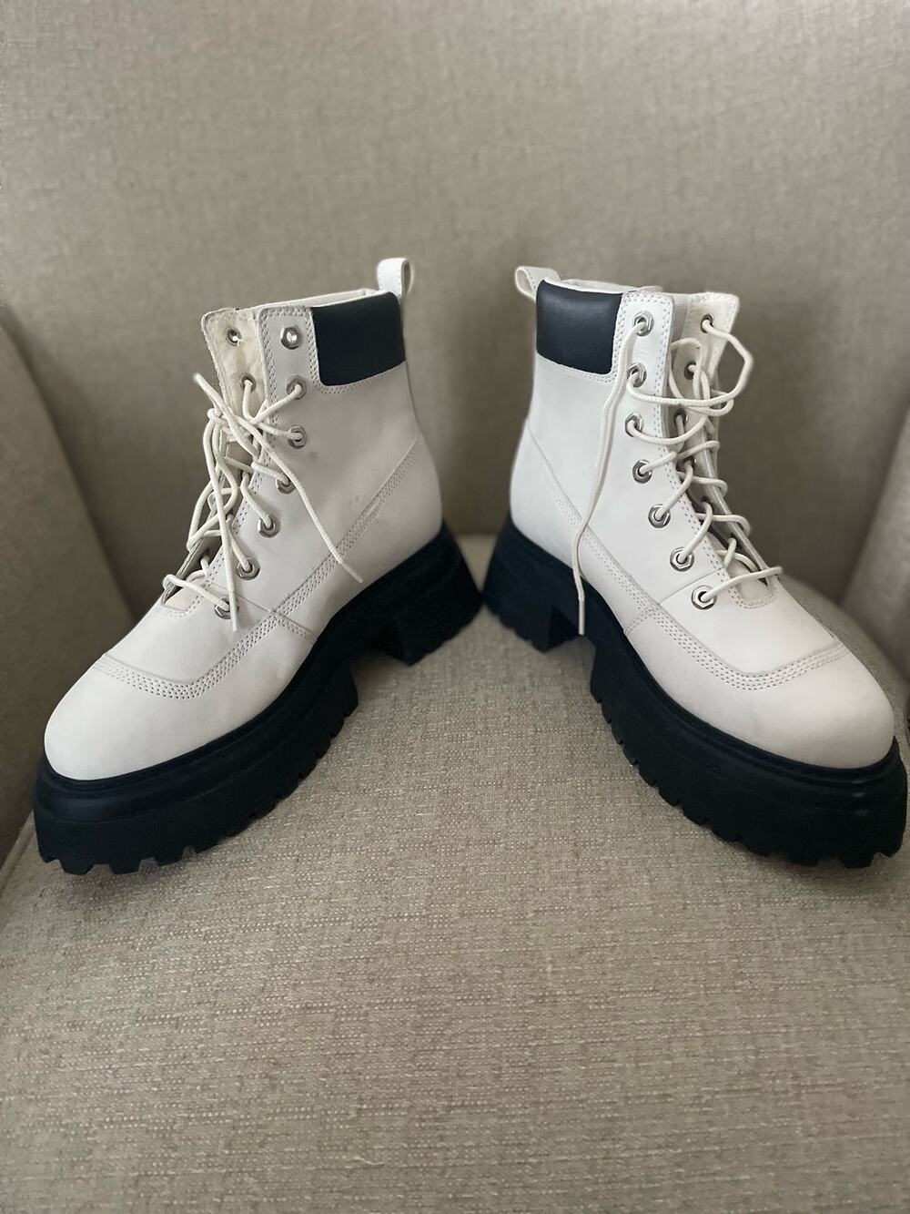 Timberland Combat Boots; Round Toe Boot; S53, Sz 9